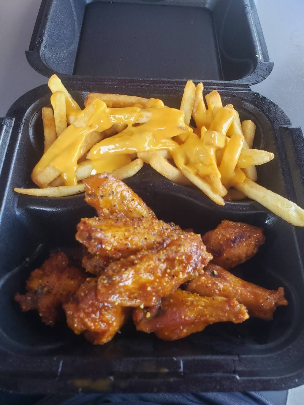 Hott Chixx Wings ATL | restaurant | 2805 Campbellton Rd SW, Atlanta, GA 30311, USA | 6785150455 OR +1 678-515-0455