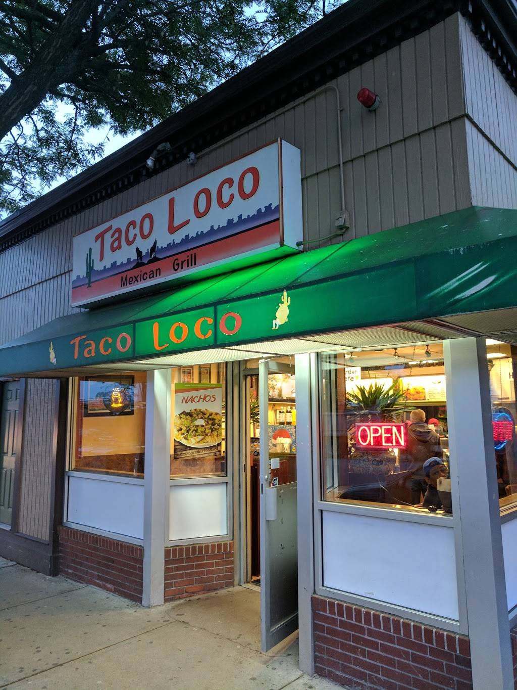 Taco Loco Mexican Grill | restaurant | 44 Broadway, Somerville, MA 02145, USA | 6176253830 OR +1 617-625-3830