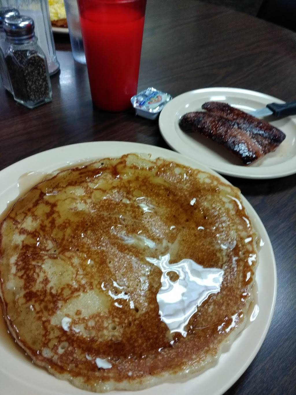 Bazens Family Restaurant | restaurant | 704 S Irby St, Florence, SC 29501, USA | 8436299818 OR +1 843-629-9818