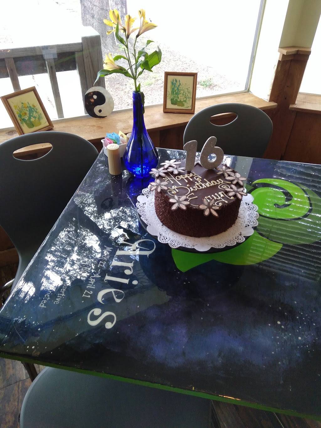 Cafe Aquarius | restaurant | 2101 Paris Rd, Chalmette, LA 70043, USA | 5045103080 OR +1 504-510-3080