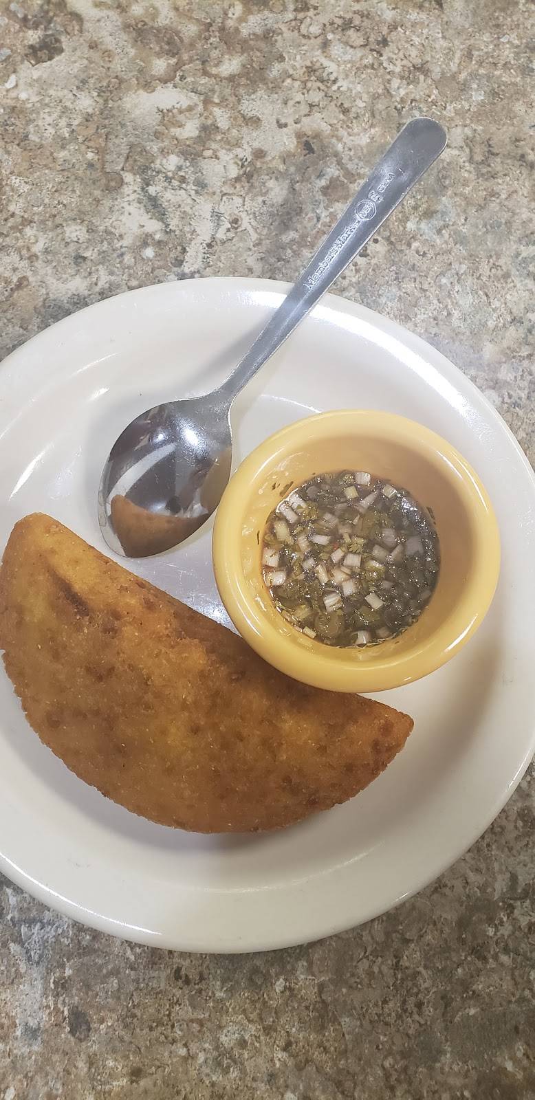 SanPues Colombian Kitchen | restaurant | 12425 Hedges Run Dr, Lake Ridge, VA 22192, USA | 7034906798 OR +1 703-490-6798