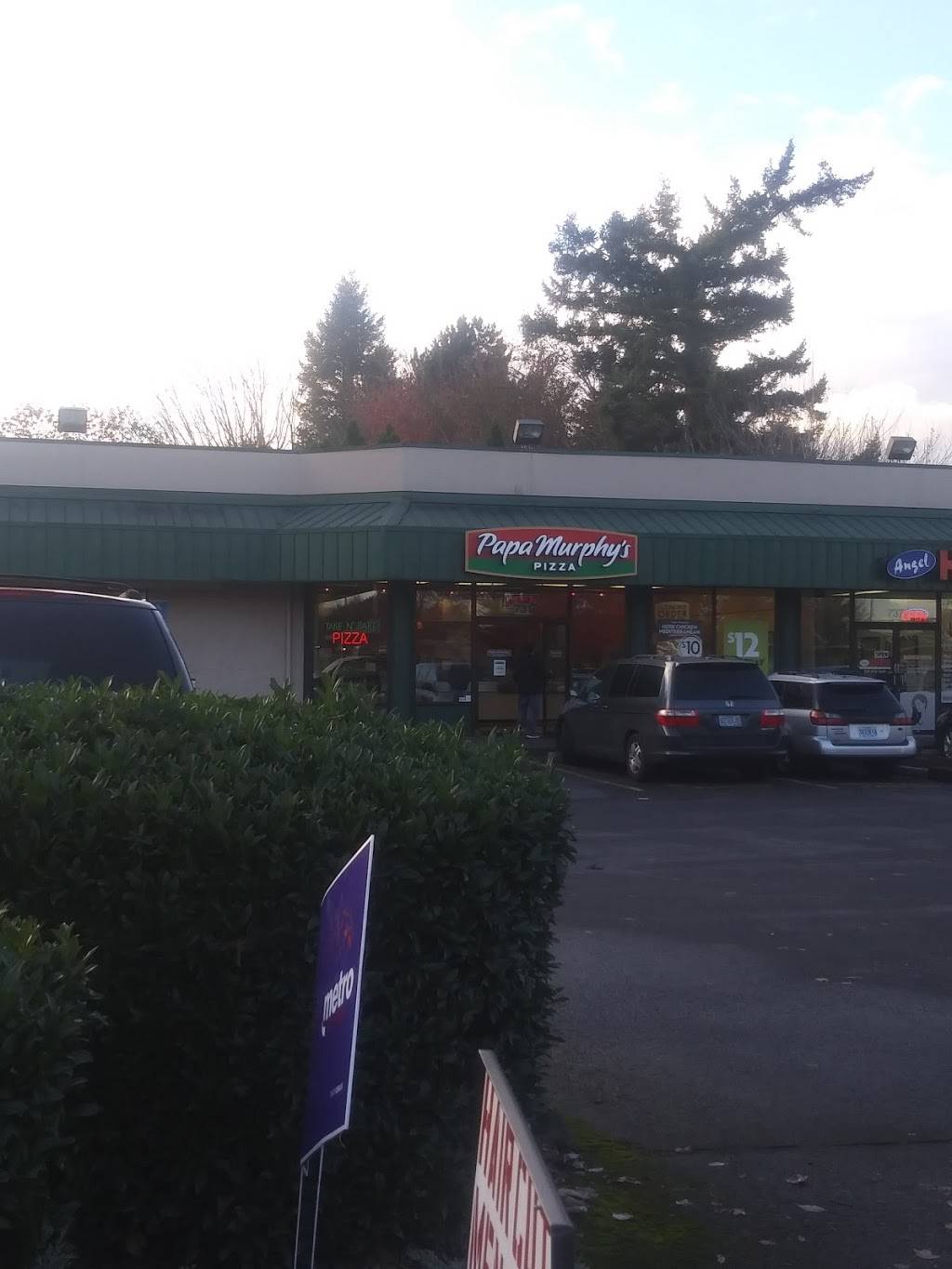 Papa Murphys Take N Bake Pizza | meal takeaway | 731 NE 242nd Dr, Wood Village, OR 97060, USA | 5036663650 OR +1 503-666-3650