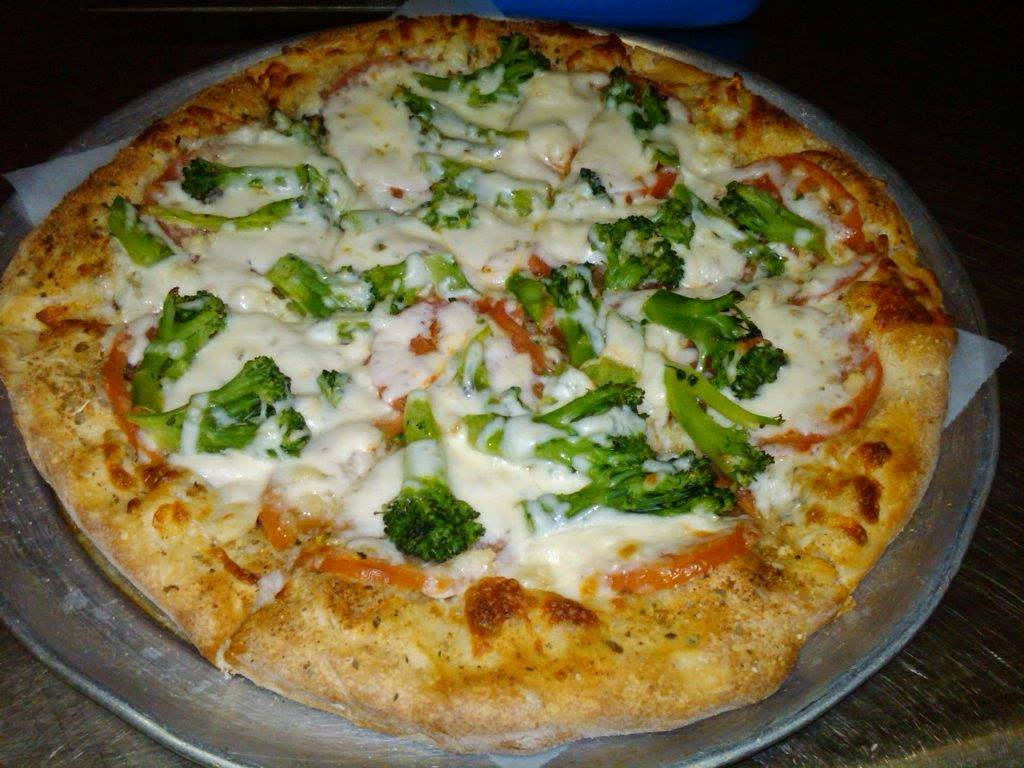 Mamma Mias Pizza | restaurant | 60 Park St, West Springfield, MA 01089, USA | 4137320400 OR +1 413-732-0400