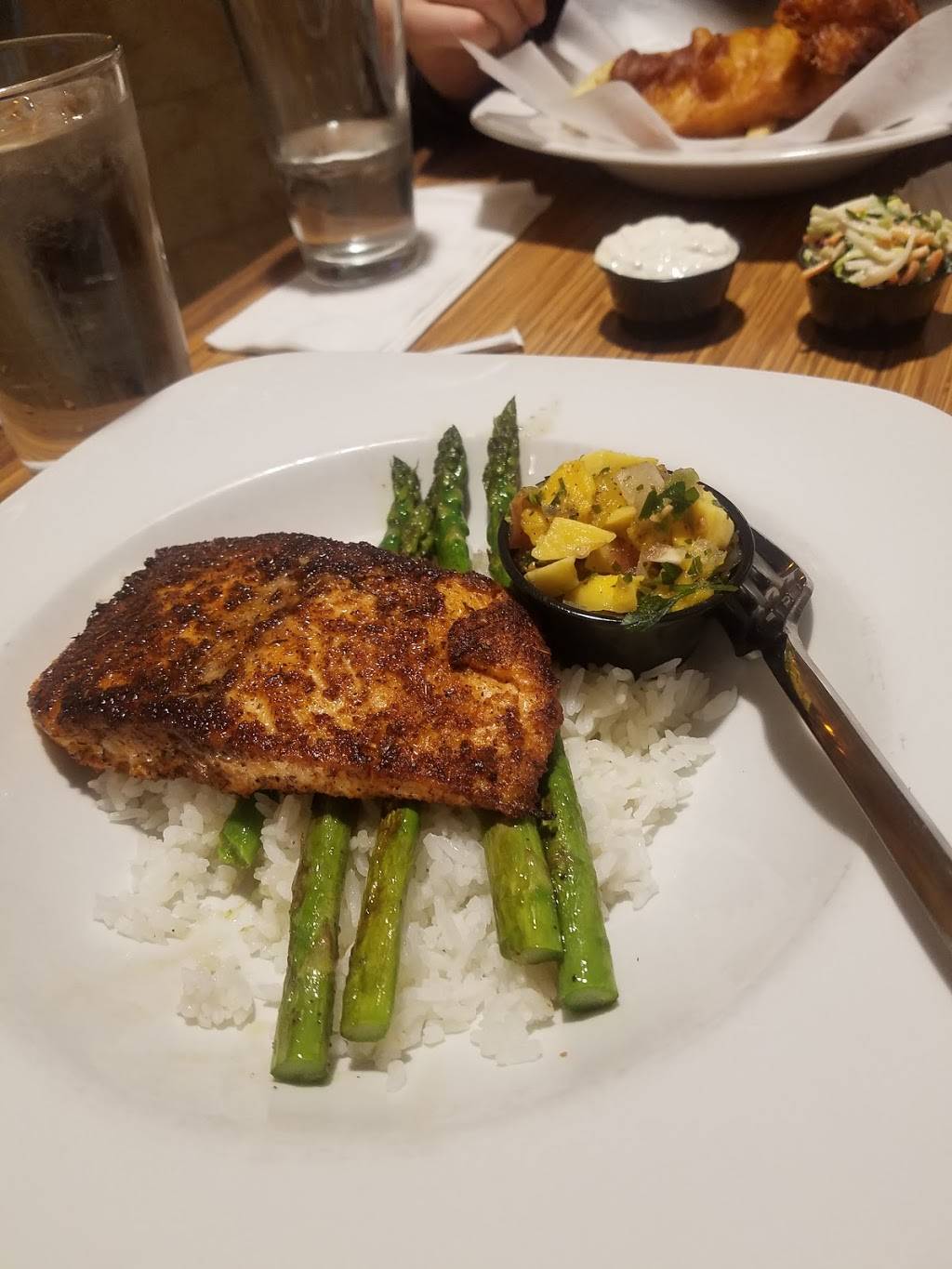 Vineyard Grille | restaurant | 1 Harborside Dr, East Boston, MA 02128, USA | 6175677500 OR +1 617-567-7500