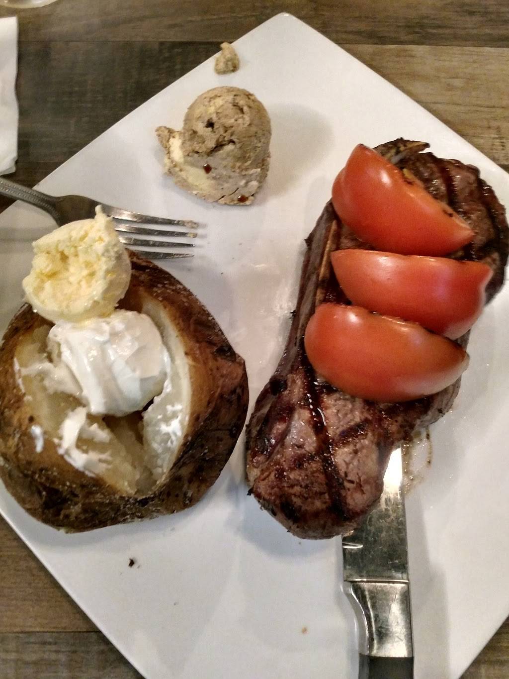 Sparkies Kitchen & Bar | restaurant | 2868 E Highland Rd, Highland Charter Twp, MI 48356, USA | 2488872610 OR +1 248-887-2610