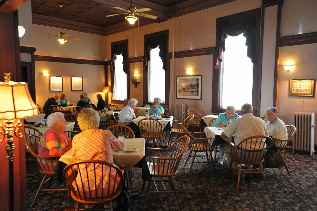 Luciles Steaks & Spirits in The Continental Hotel | restaurant | 217 N 13th St, Centerville, IA 52544, USA | 6414371025 OR +1 641-437-1025