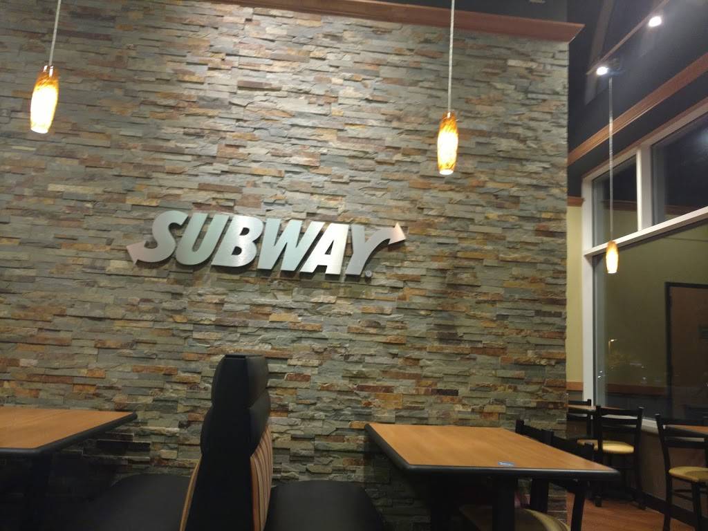 Subway | restaurant | 1800 Holton Rd, Muskegon, MI 49445, USA | 2317192020 OR +1 231-719-2020