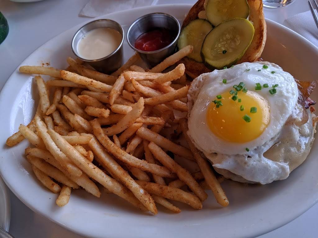 Woodford Food & Beverage | restaurant | 660 Forest Ave, Portland, ME 04103, USA | 2072008503 OR +1 207-200-8503