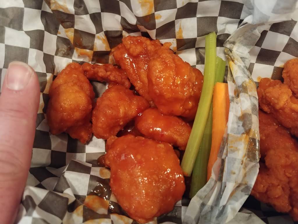 Happy Wings | restaurant | 8200 Stockdale Hwy Ste. K-4, Bakersfield, CA 93311, USA | 6612825223 OR +1 661-282-5223