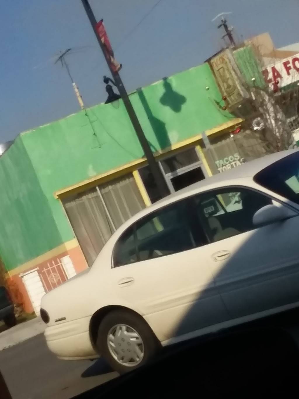 Tacos El Cazador | restaurant | 206 W Kern Ave, McFarland, CA 93250, USA | 6617929069 OR +1 661-792-9069