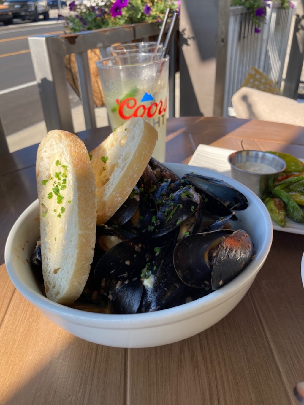 Edacious Kitchen + Bar | restaurant | 33451 Lake Rd, Avon Lake, OH 44012, USA | 4406535995 OR +1 440-653-5995