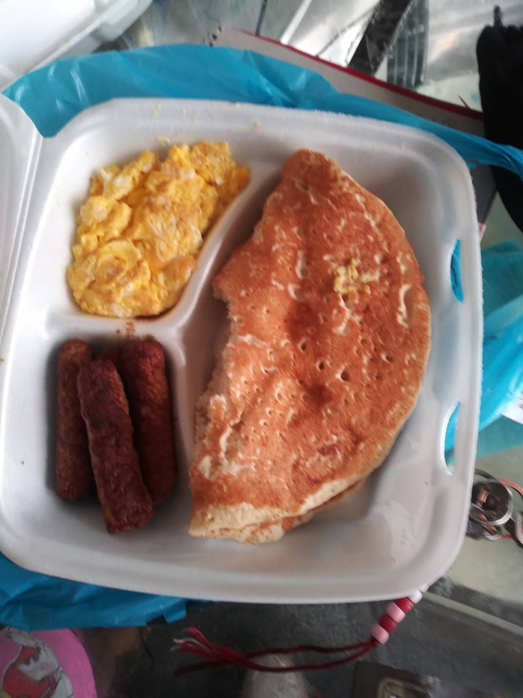 Shaw Dairy Restaurant | restaurant | 12810 Shaw Ave, Cleveland, OH 44108, USA | 2165414116 OR +1 216-541-4116