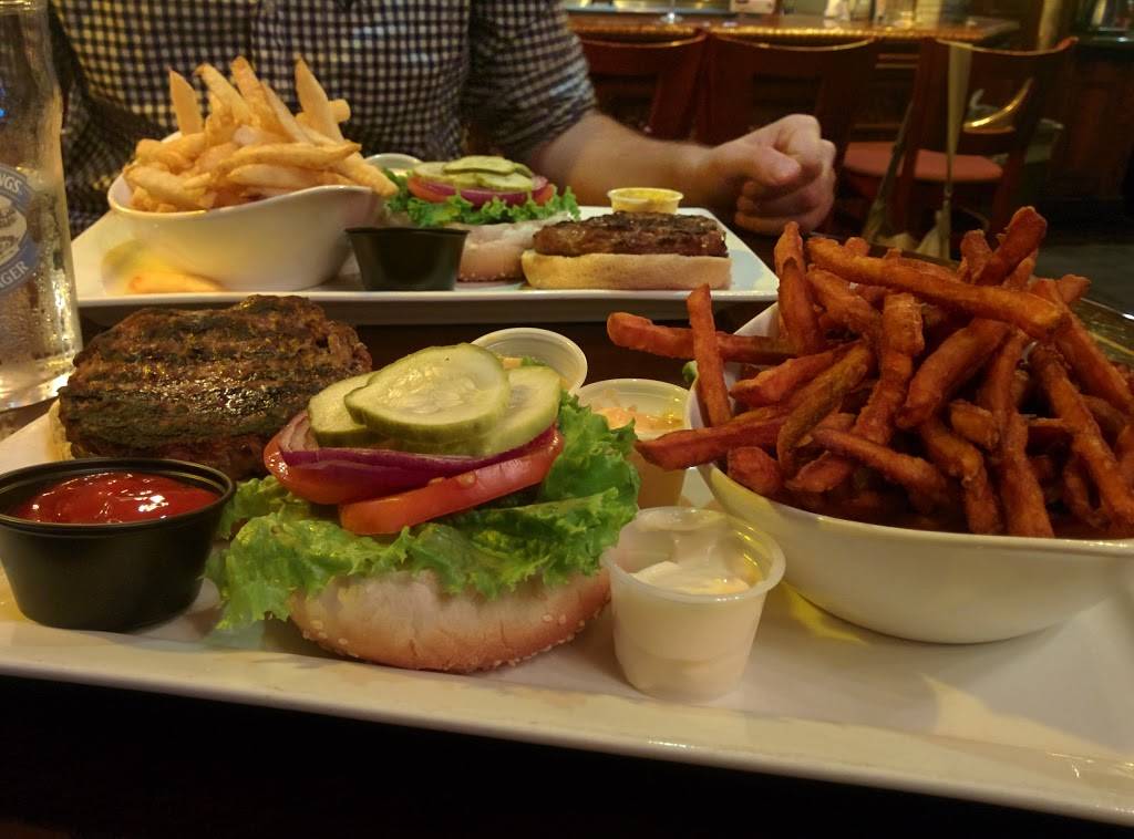 London Pub | restaurant | 9724 Yonge St, Richmond Hill, ON L4C 1V8, Canada | 9055082770 OR +1 905-508-2770