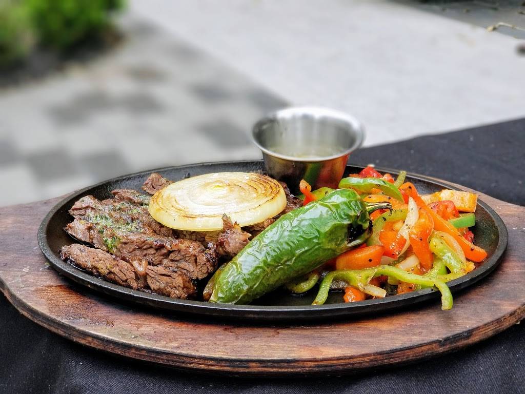 Cyclone Anayas Mexican Kitchen | restaurant | 800 Town and Country Blvd, Houston, TX 77024, USA | 7134611300 OR +1 713-461-1300