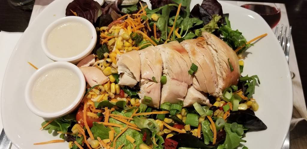 Rôtisserie St-Hubert | restaurant | 125 Boulevard Saint-Joseph, Drummondville, QC J2C 2A5, Canada | 8194775555 OR +1 819-477-5555