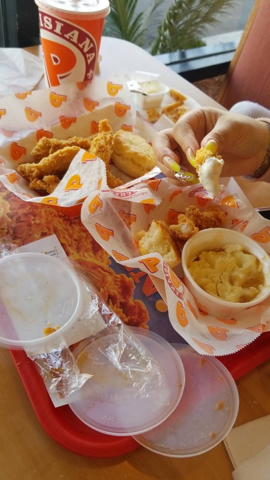 Popeyes Louisiana Kitchen | restaurant | 300 W Compton Blvd, Compton, CA 90220, USA | 3106698417 OR +1 310-669-8417