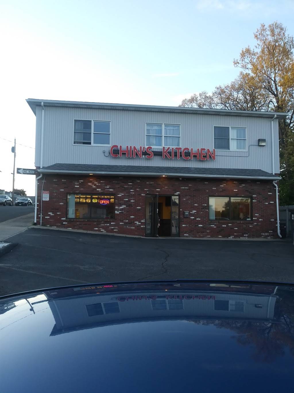 Chins Kitchen | restaurant | 12 Lakeview Ave, Ludlow, MA 01056, USA | 4135838622 OR +1 413-583-8622