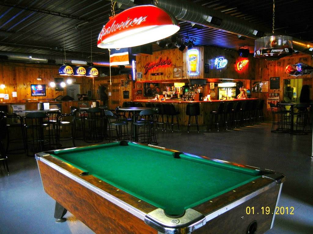 Boondocks | restaurant | 1218, 249 N Central St, Gilman, IL 60938, USA | 8152654100 OR +1 815-265-4100