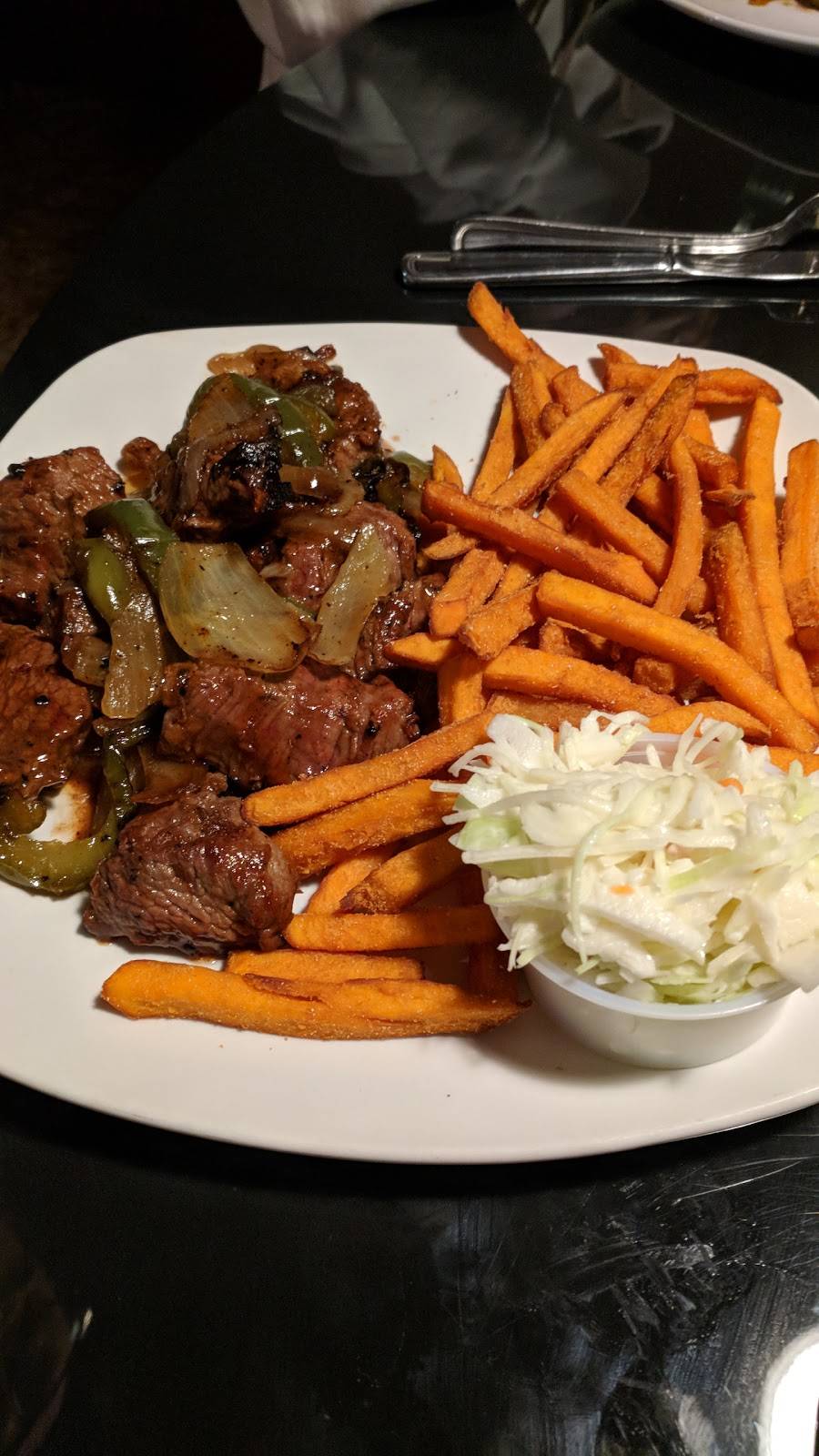 Hanna Devines | restaurant | 91 Main St, Ware, MA 01082, USA | 4132770707 OR +1 413-277-0707