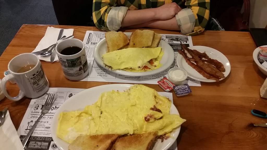 Clippers Cafe | restaurant | 1566 10th St, Martin, MI 49070, USA | 2696724556 OR +1 269-672-4556