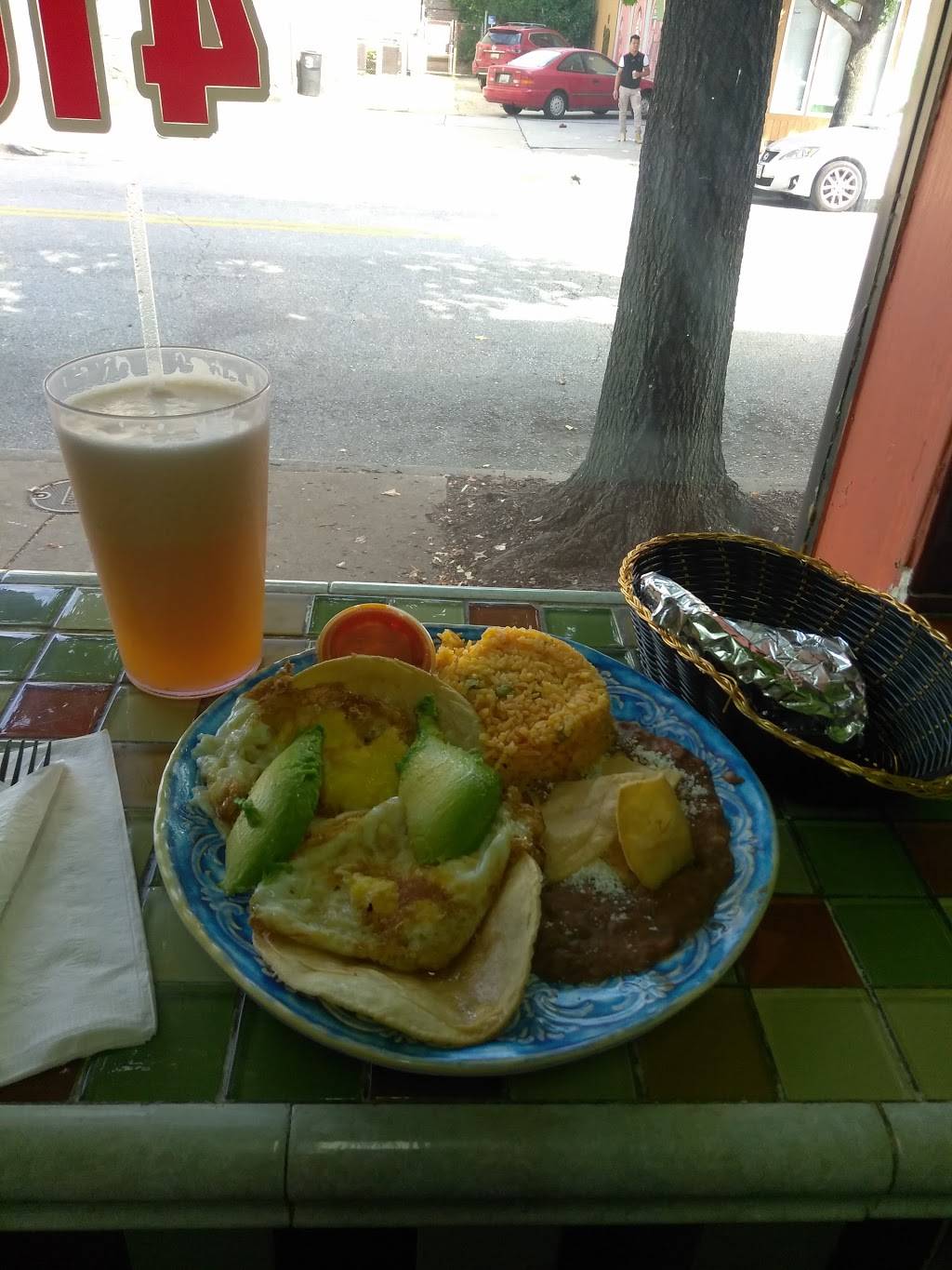 Cinco De Mayo Taqueria | restaurant | 408 S Highland Ave, Baltimore, MD 21224, USA | 4103272272 OR +1 410-327-2272