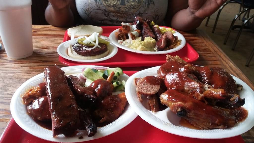 Larrys Bar-B-Q | restaurant | 14191 Northwest Fwy, Houston, TX 77040, USA | 7133299600 OR +1 713-329-9600