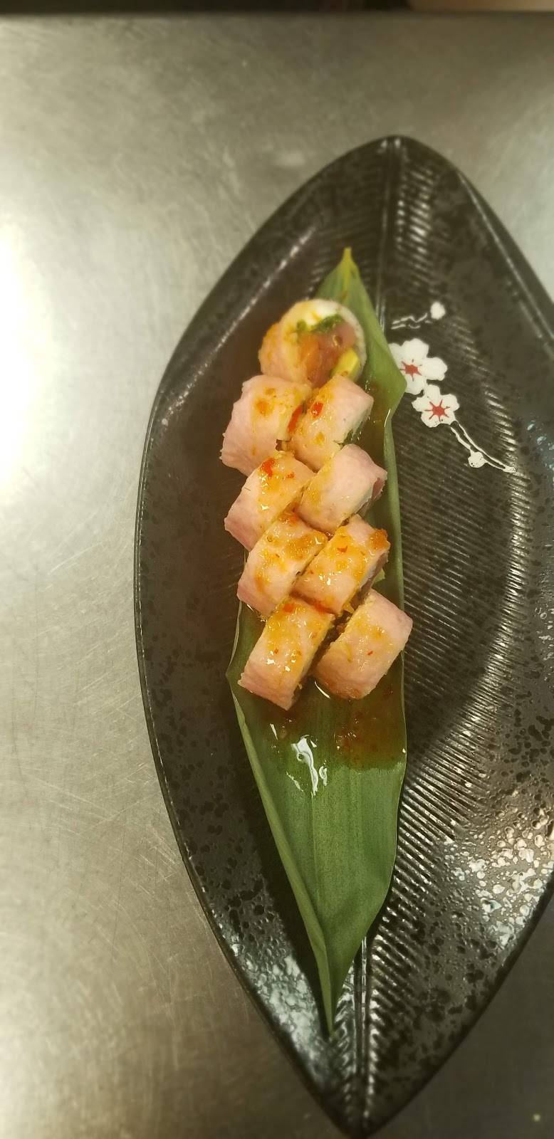 Yoshi Sushi Bar and Japanese Cuisine | restaurant | 260 Racine Dr, Wilmington, NC 28403, USA | 9107996799 OR +1 910-799-6799