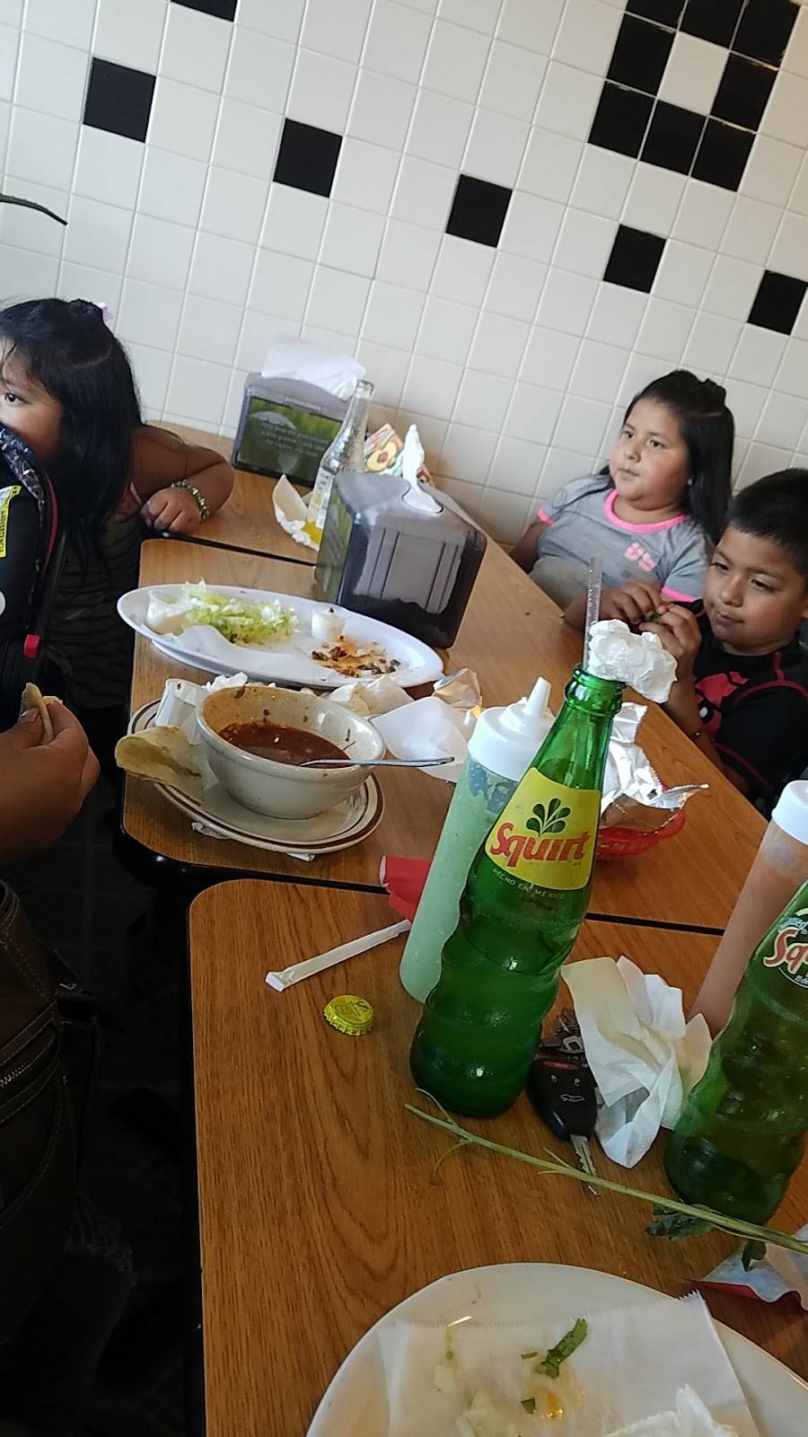 Dunkin | cafe | 222 W Market St, Newport, DE 19804, USA | 3029930288 OR +1 302-993-0288