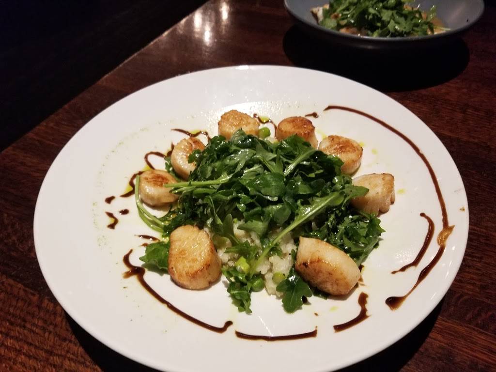 Houlihans Mt. Lebanon | restaurant | 1500 Washington Rd, Pittsburgh, PA 15228, USA | 4123794811 OR +1 412-379-4811