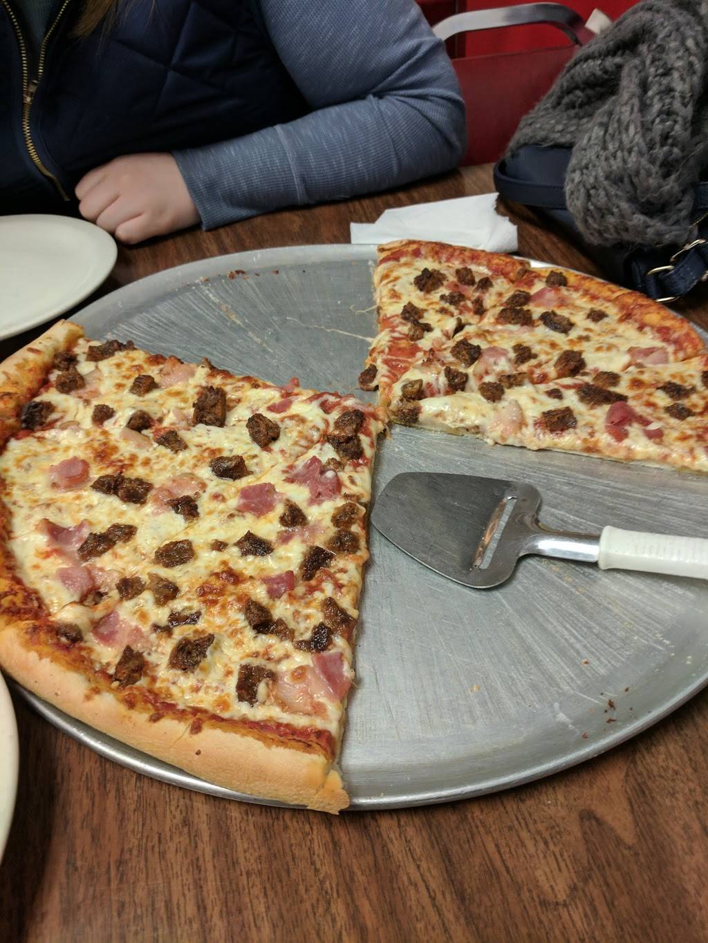 Europa Restaurant & Pizza | restaurant | 282 8th St E, Owen Sound, ON N4K 1L1, Canada | 5193716344 OR +1 519-371-6344