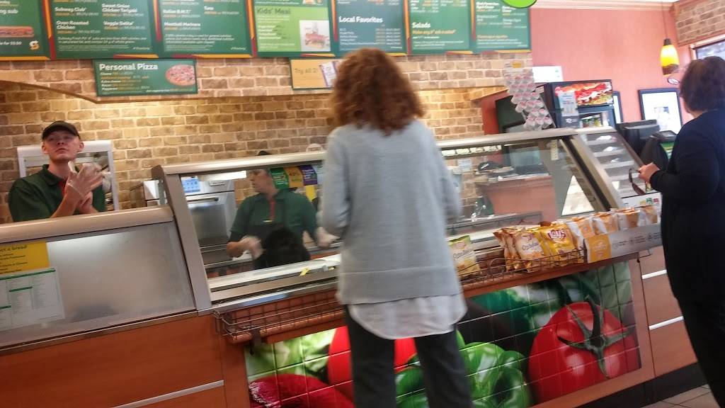 Subway | restaurant | 238 W Main St, Frankfort, KY 40601, USA | 5022273275 OR +1 502-227-3275