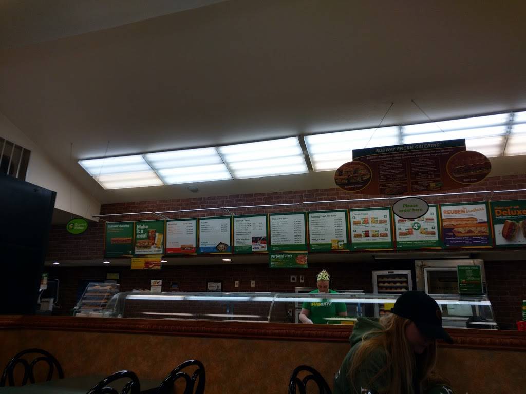 Subway Restaurants | restaurant | 610 W Mitchell St, Petoskey, MI 49770, USA | 2313478448 OR +1 231-347-8448