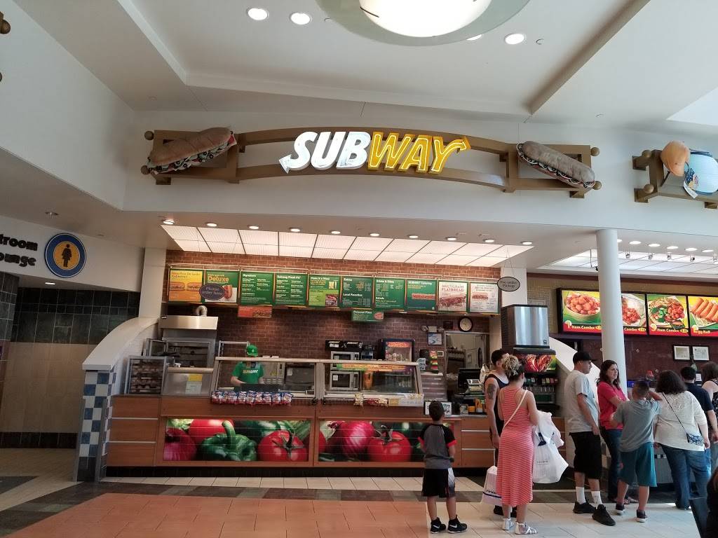 Subway | restaurant | 3700 Rivertown Pkwy, Grandville, MI 49418, USA | 6162570186 OR +1 616-257-0186