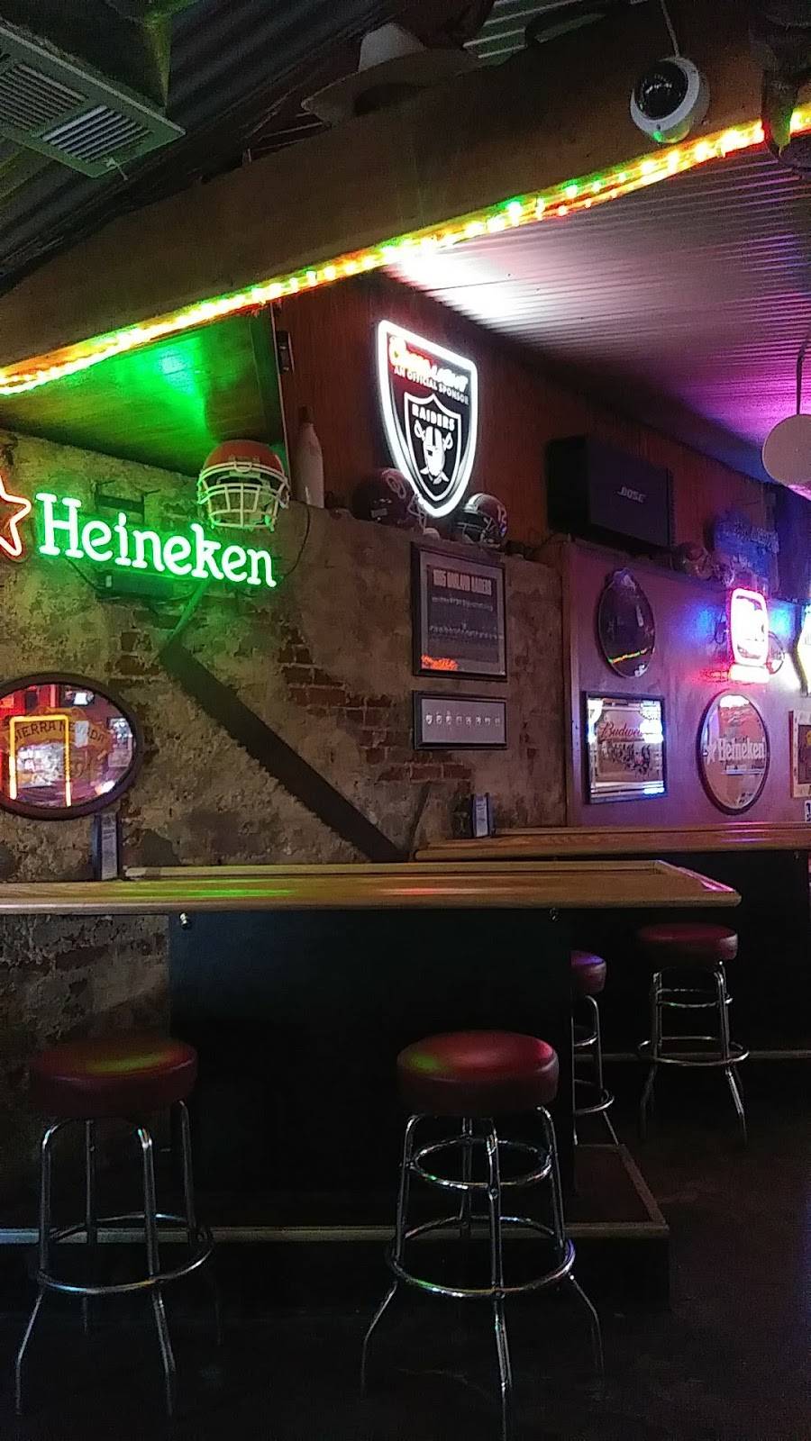 Oasis Saloon | restaurant | 757 Academy Ave, Sanger, CA 93657, USA | 5598751390 OR +1 559-875-1390