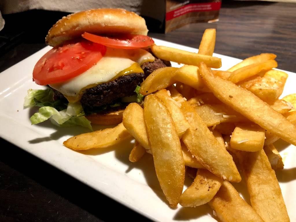 Red Robin Gourmet Burgers and Brews | restaurant | 201 Patriot Pl, Foxborough, MA 02035, USA | 5086980030 OR +1 508-698-0030