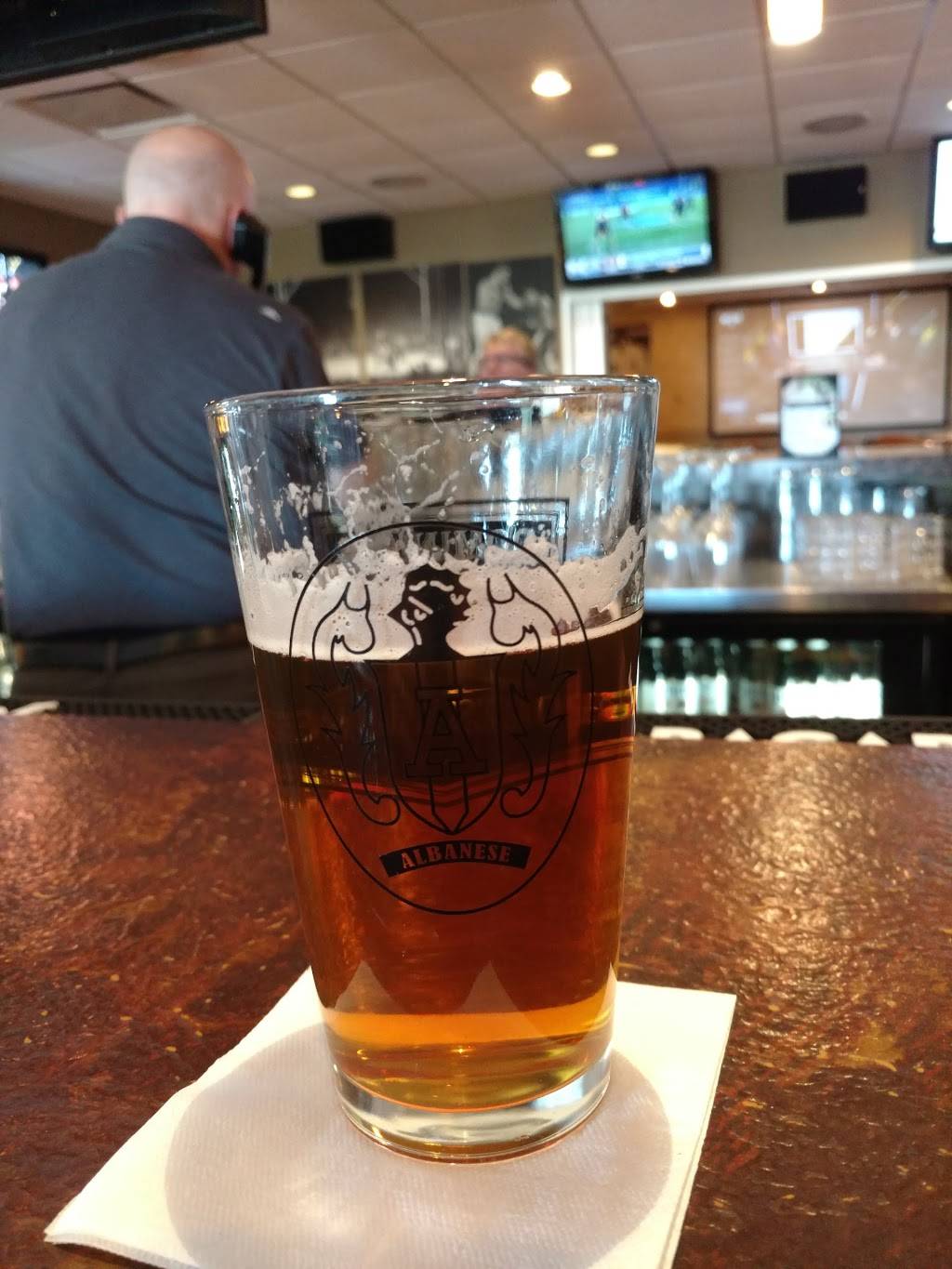 Albaneses Roadhouse | restaurant | 2301 W Bluemound Rd, Waukesha, WI 53186, USA | 2627851930 OR +1 262-785-1930