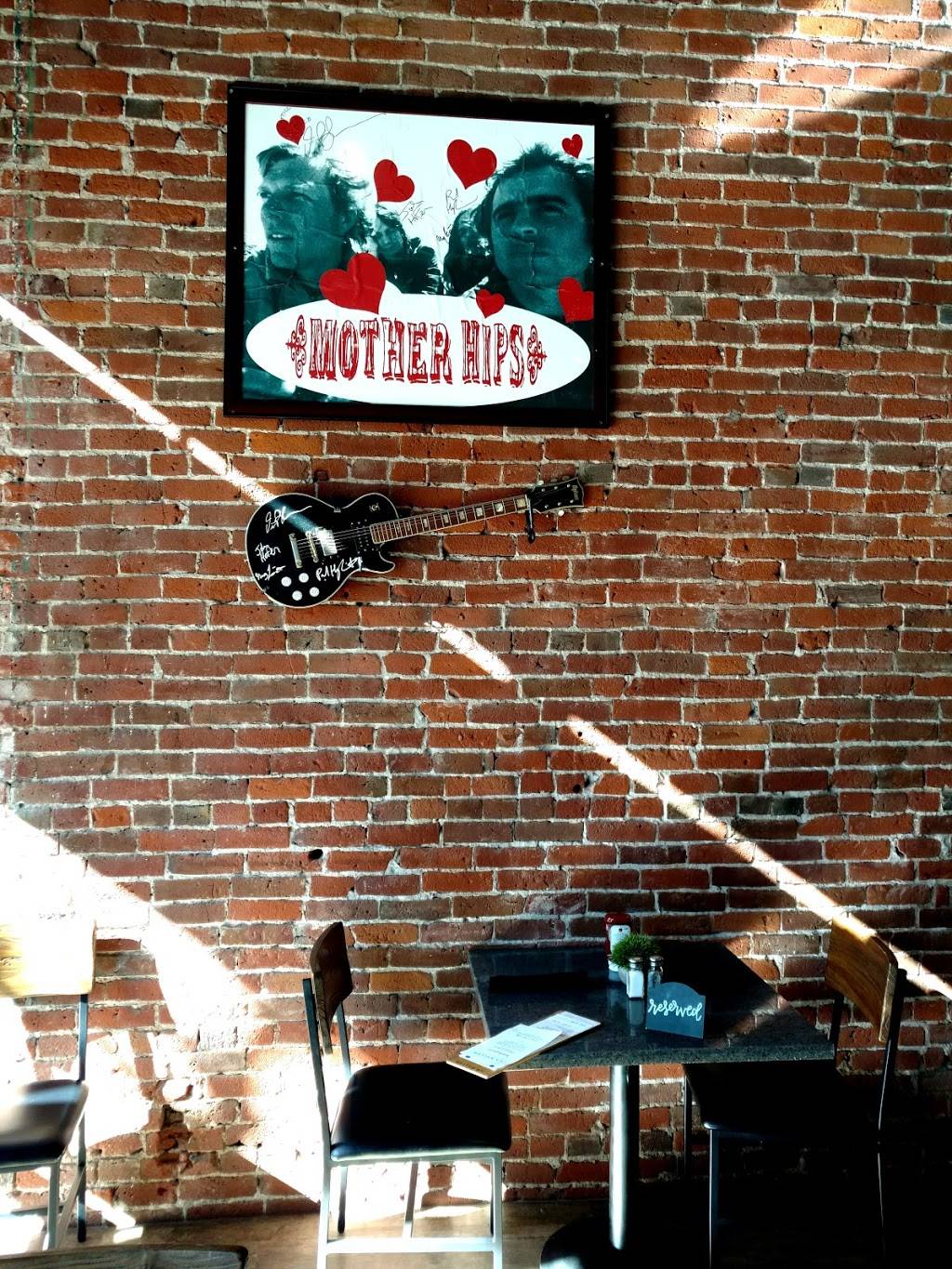 La Salles | restaurant | 229 Broadway St, Chico, CA 95928, USA | 5304877207 OR +1 530-487-7207