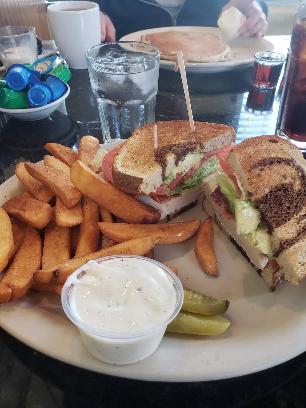 Louises Pantry | cafe | 47150 Washington St, La Quinta, CA 92253, USA | 7607713330 OR +1 760-771-3330