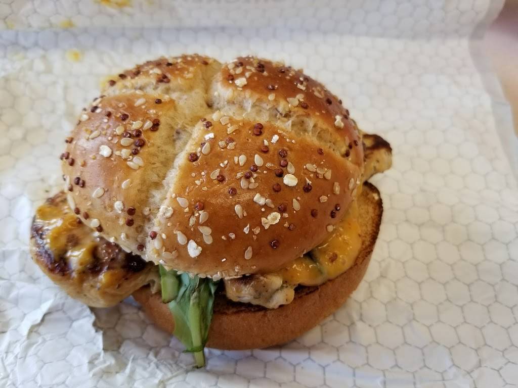 Wendys | restaurant | 525 Cleveland St, Elyria, OH 44035, USA | 4403658805 OR +1 440-365-8805