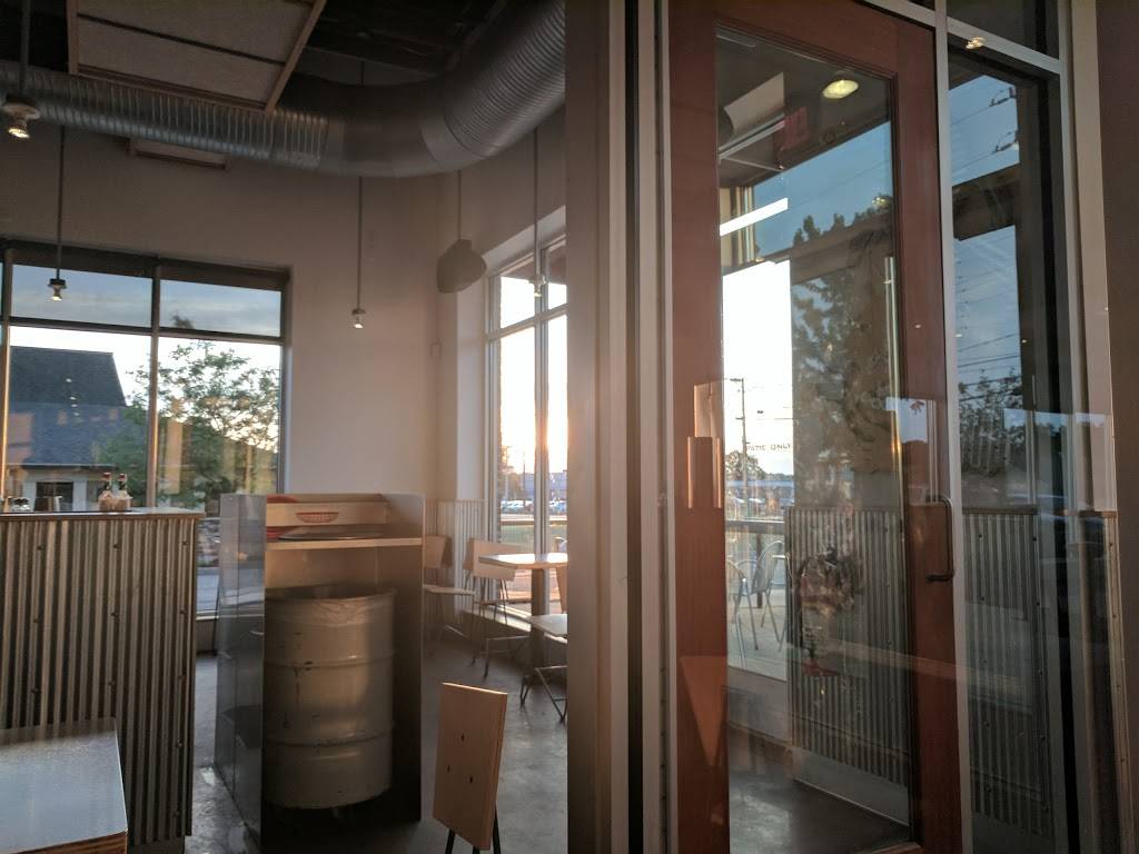 Chipotle Mexican Grill | restaurant | 17999 Bagley Rd, Middleburg Heights, OH 44130, USA | 4402435041 OR +1 440-243-5041