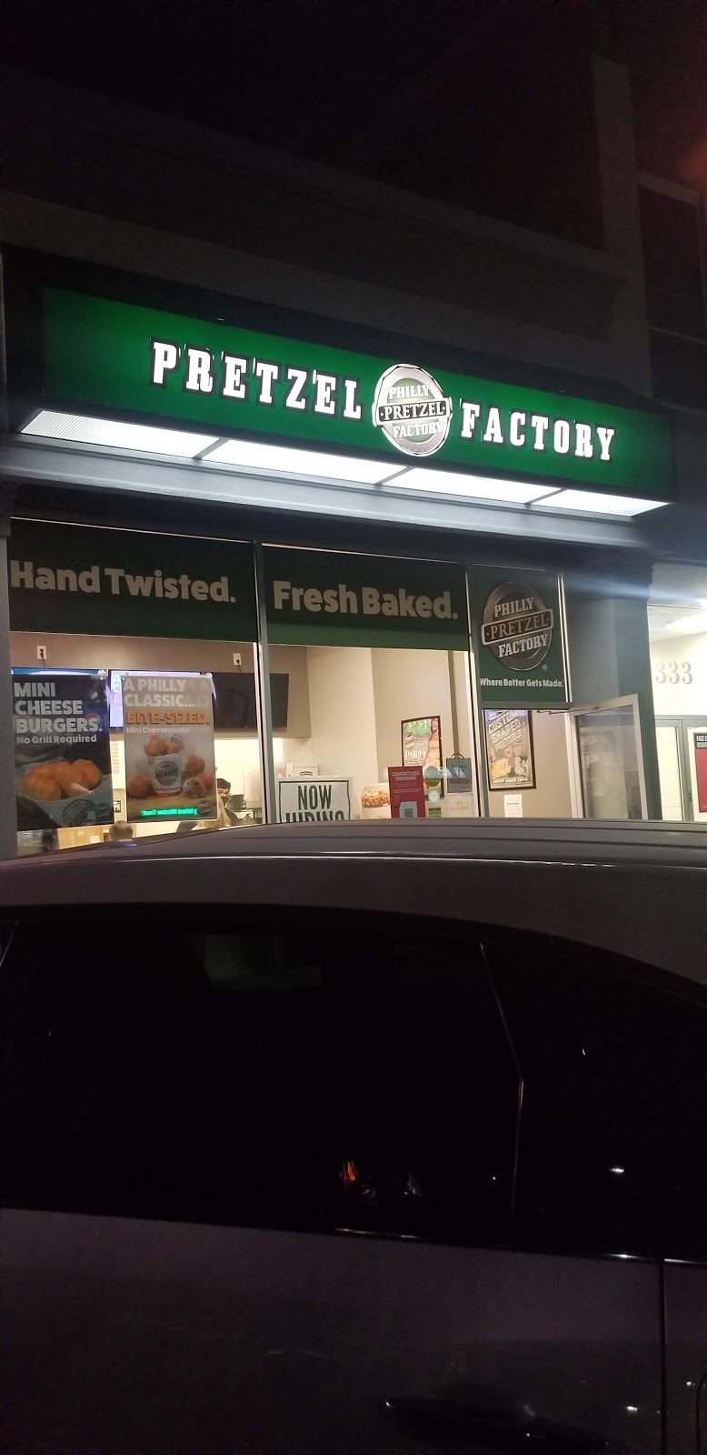Philly Pretzel Factory | bakery | 331 Jackson Ave, Syosset, NY 11791, USA | 5166770021 OR +1 516-677-0021