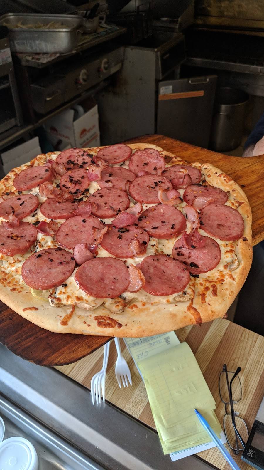 Kurde Pizza | meal delivery | 6462 Rue Briand, Montréal, QC H4E 3L1, Canada | 5149002268 OR +1 514-900-2268