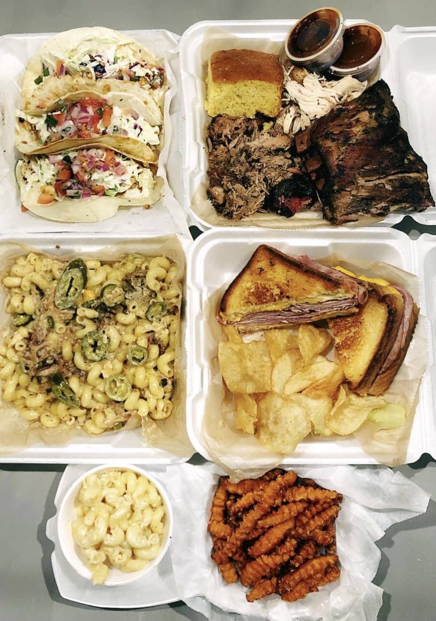 Smoke On the Water BBQ & Catering | restaurant | 3954 24th Ave, Port Huron, MI 48060, USA | 8109908342 OR +1 810-990-8342