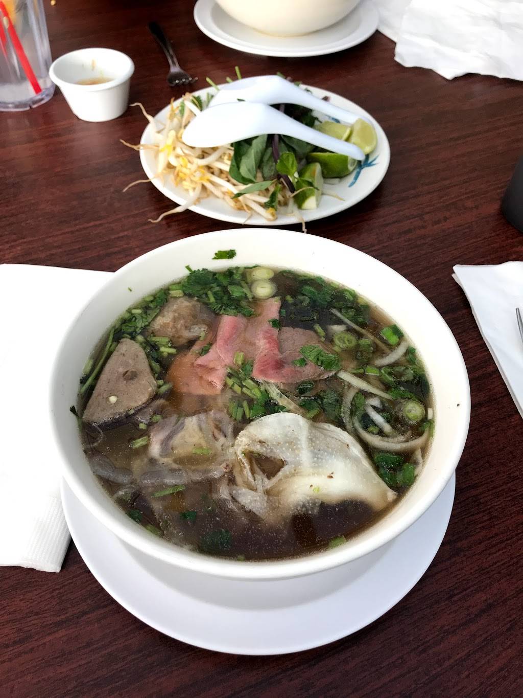 Pho Tre Bien Bistro | restaurant | 3737 N Mesa St E, El Paso, TX 79902, USA | 9153072334 OR +1 915-307-2334