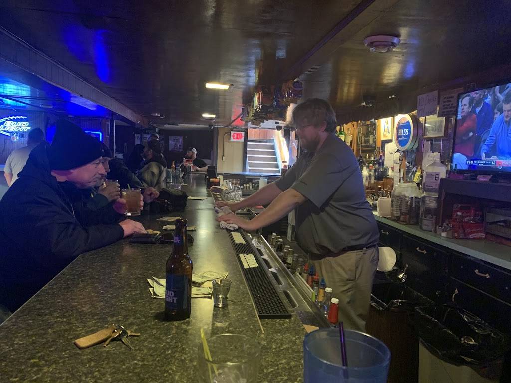 Lloyds Lower Level | restaurant | 168 S Main St, Lodi, WI 53555, USA | 6085927902 OR +1 608-592-7902