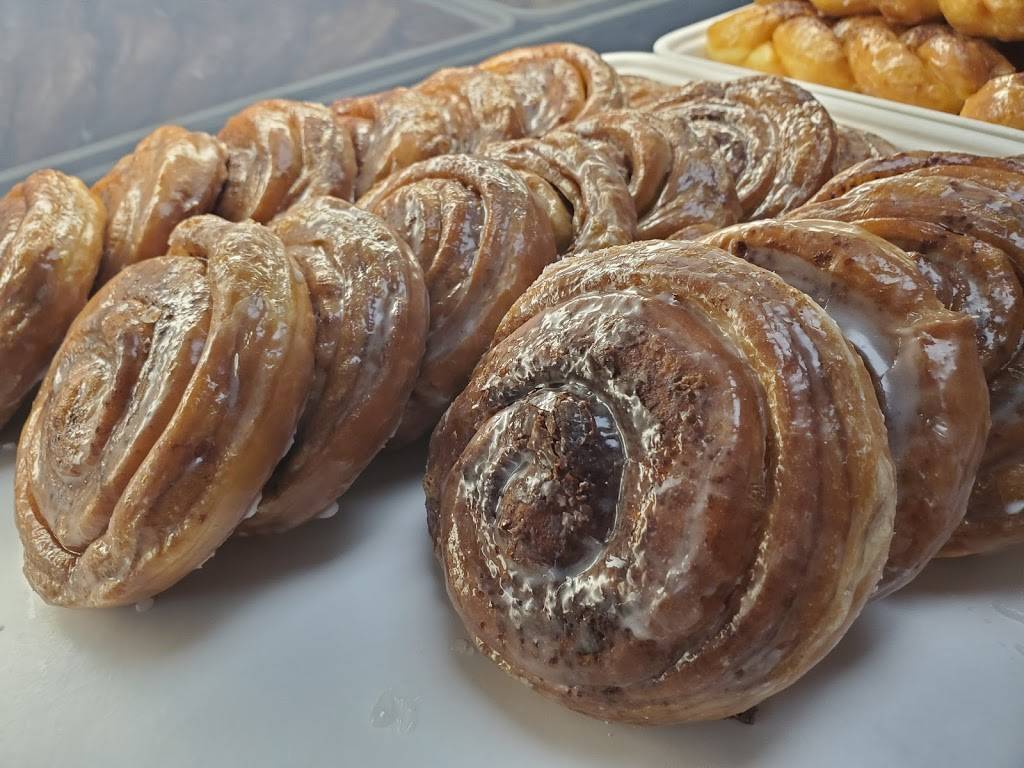 Donut Palace | restaurant | 1520 N Summit St, Arkansas City, KS 67005, USA | 6207949228 OR +1 620-794-9228