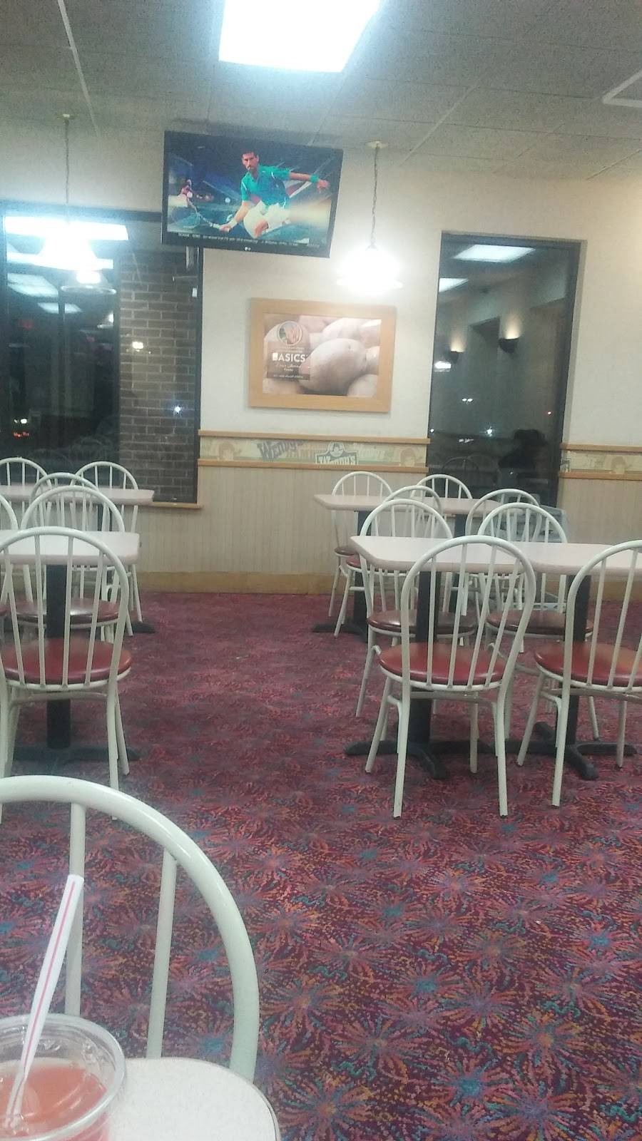 Wendys | restaurant | 1470 Old Bridge Rd, Woodbridge, VA 22192, USA | 7034901712 OR +1 703-490-1712