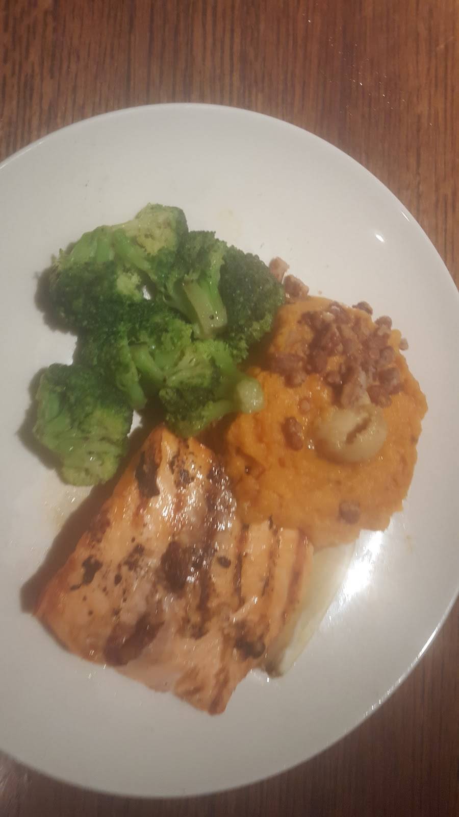 Applebees Grill + Bar | restaurant | 1650 Tappahannock Blvd, Tappahannock, VA 22560, USA | 8044430361 OR +1 804-443-0361