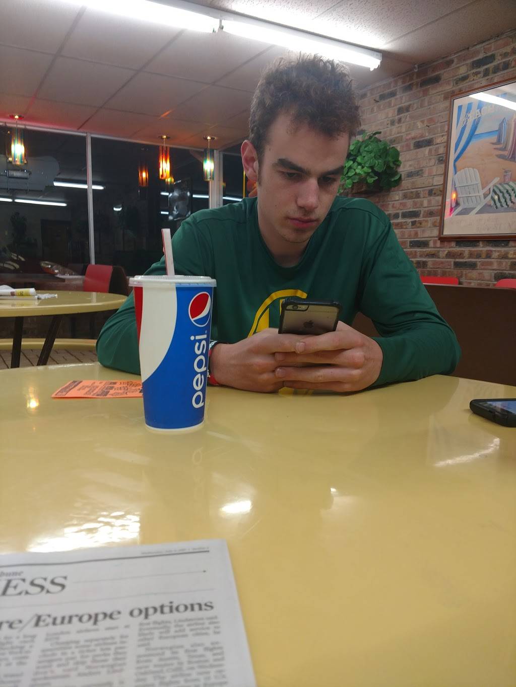 The Highland Queen Drive-In | restaurant | 1511 W 55th St, La Grange, IL 60525, USA | 7082461846 OR +1 708-246-1846