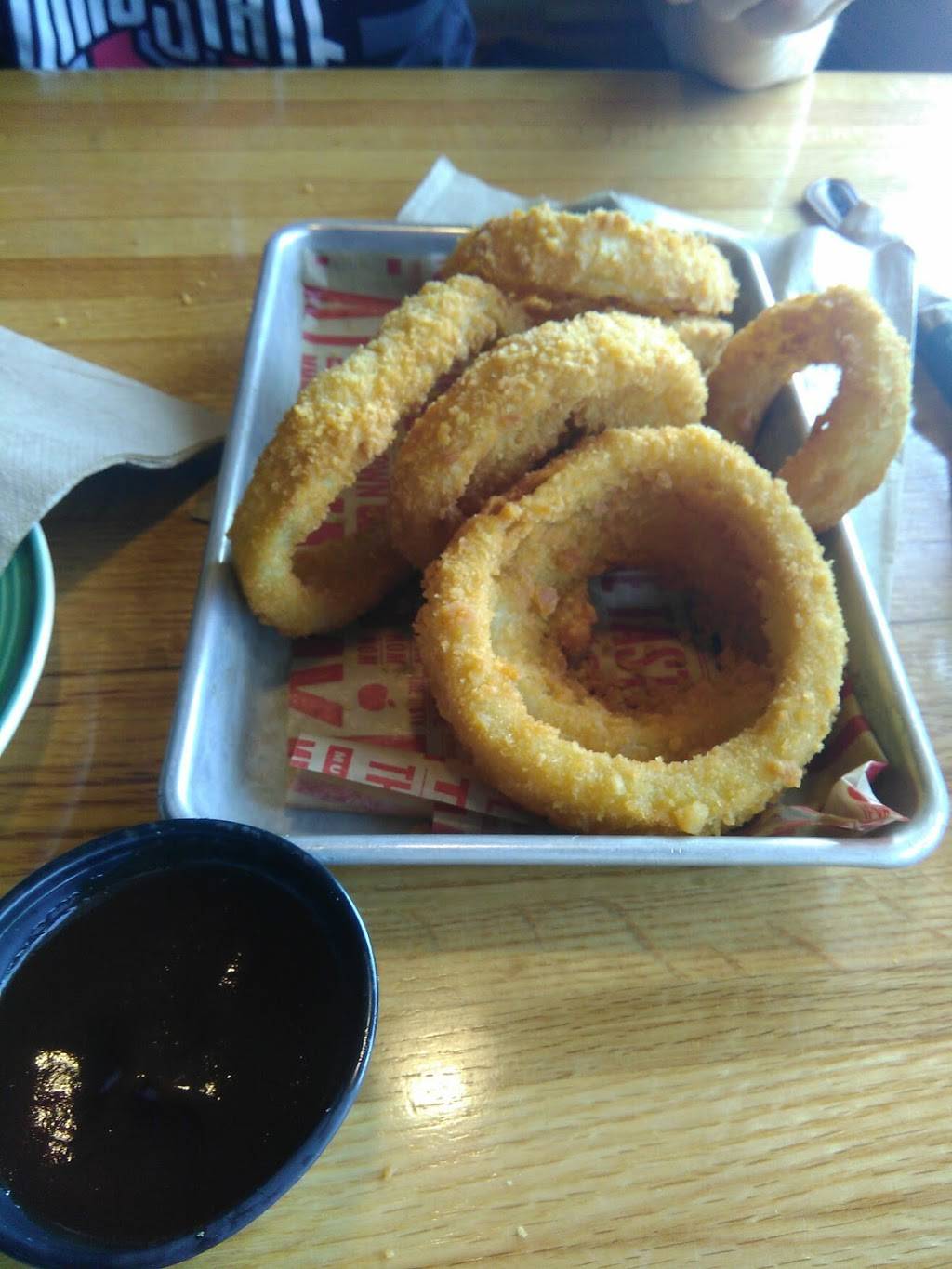 Applebees Grill + Bar | restaurant | 389 John Scott Hwy, Steubenville, OH 43952, USA | 7402649448 OR +1 740-264-9448